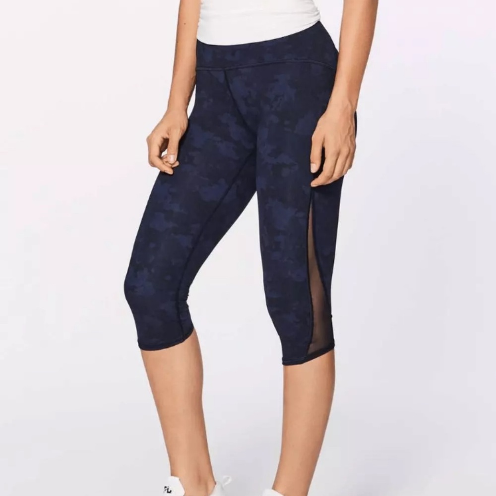 Lululemon Train Times Crop (17") Camouflaged Midnight Navy Black / Black Size 4